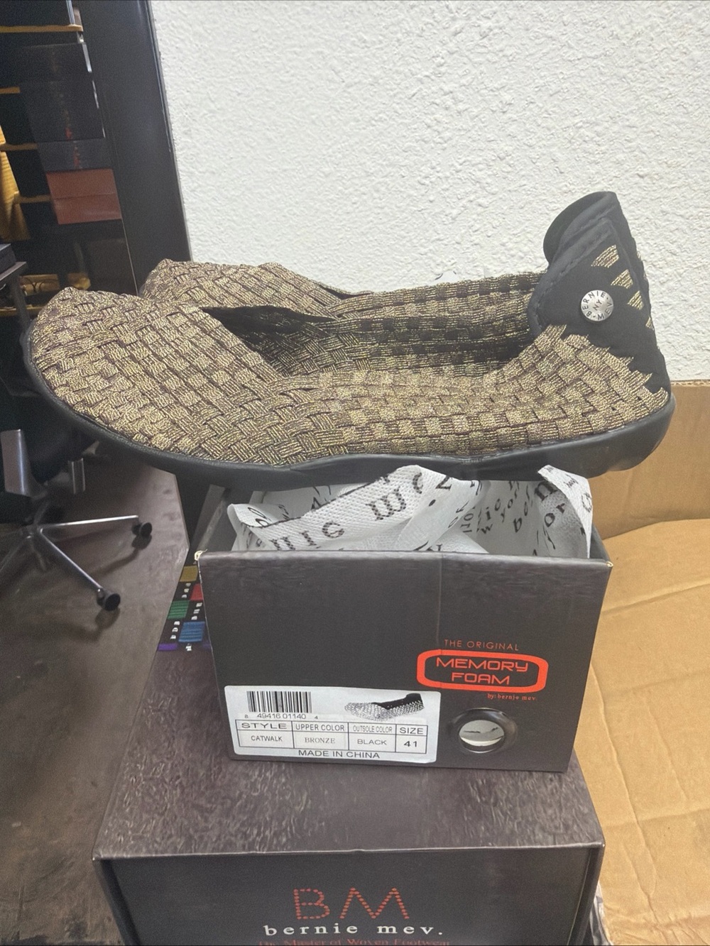 bernie mev. Bronze Woven Slip-On Flat with Black Trim us 10 eu41 catwalk